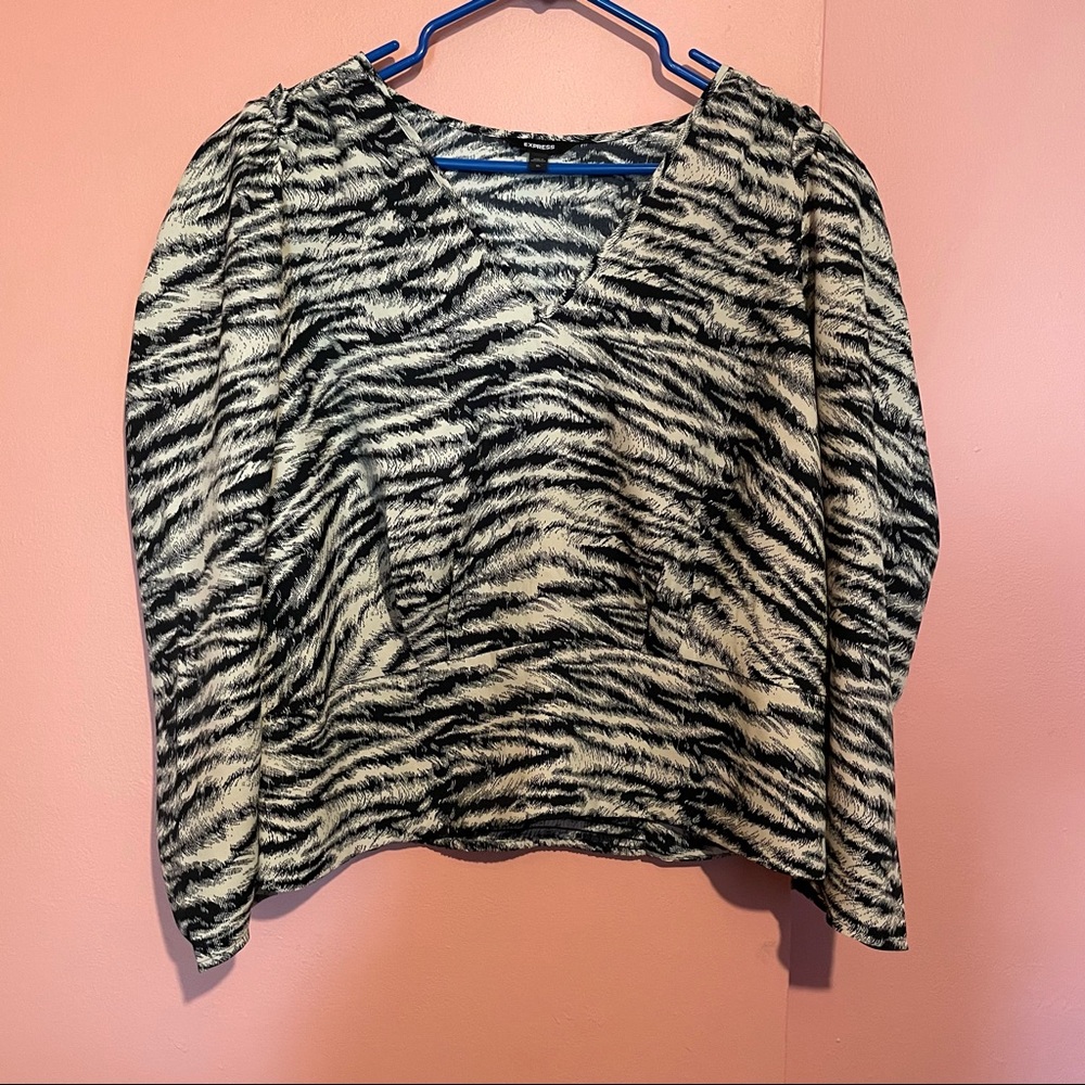 ‼️SOLD‼️EXPRESS Zebra Print Puff Sleeve V-Neck Top